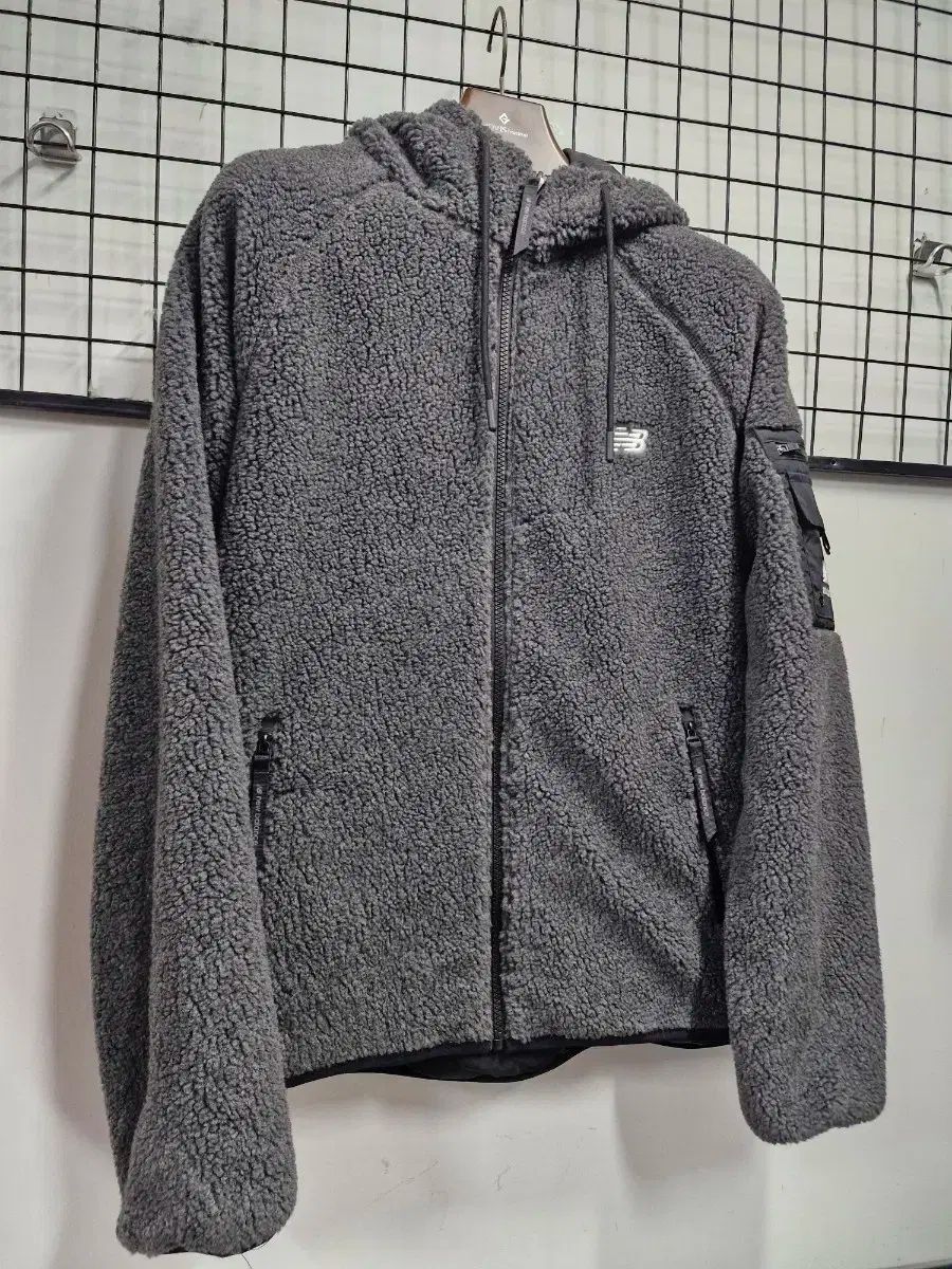 105XL ニューバランス フリース ジップアップ ジャケット グレー