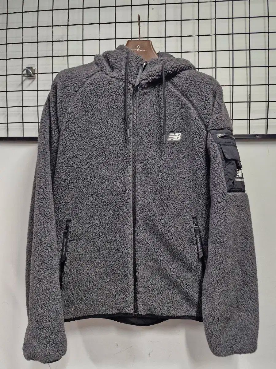 105XL ニューバランス フリース ジップアップ ジャケット グレー