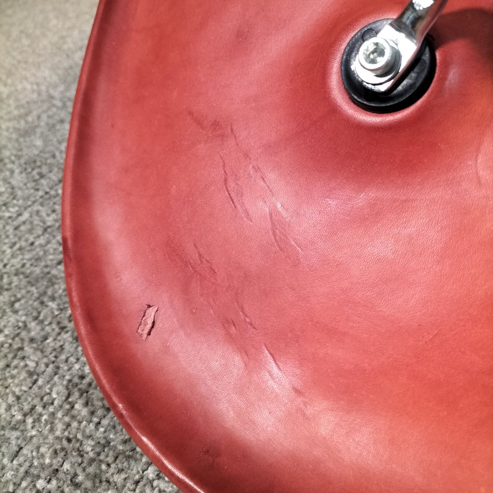 レザーチェア ヴィンテージ風