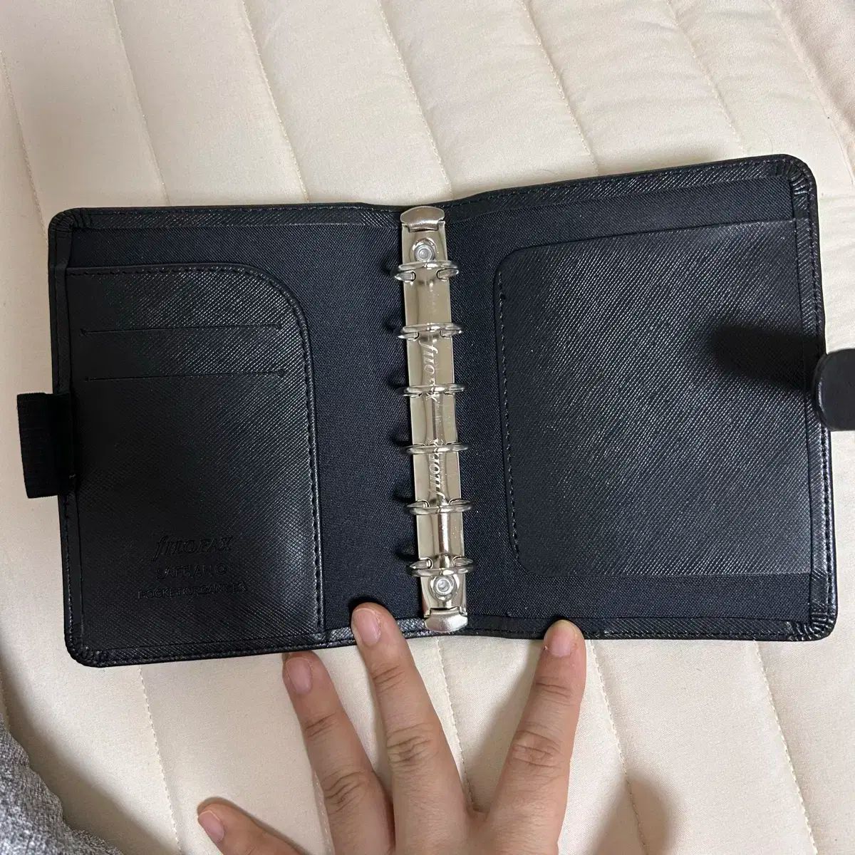 ファイル 팩 サフィアーノ ポケット ブラック