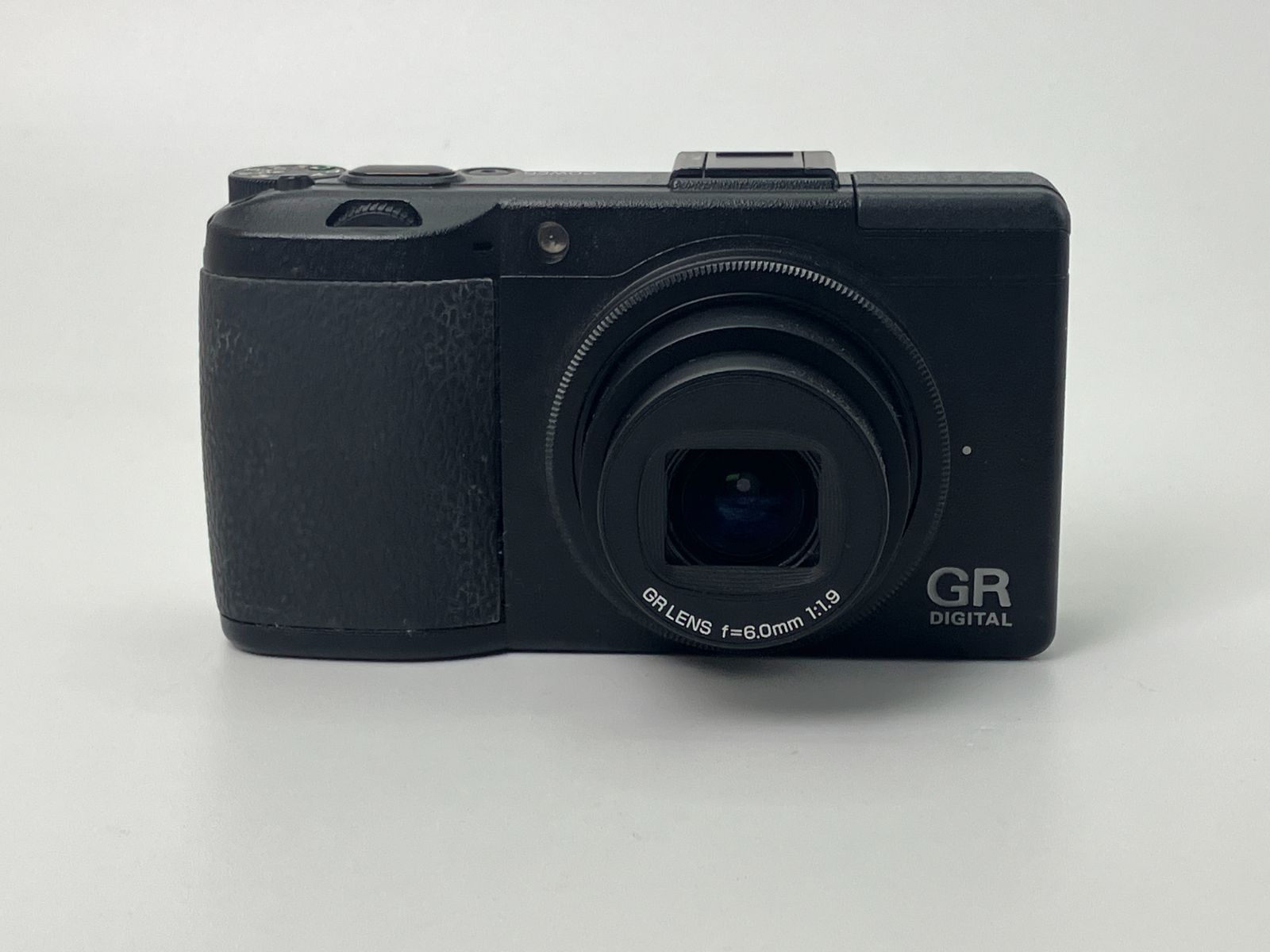 III コンパクトデジタルカメラ