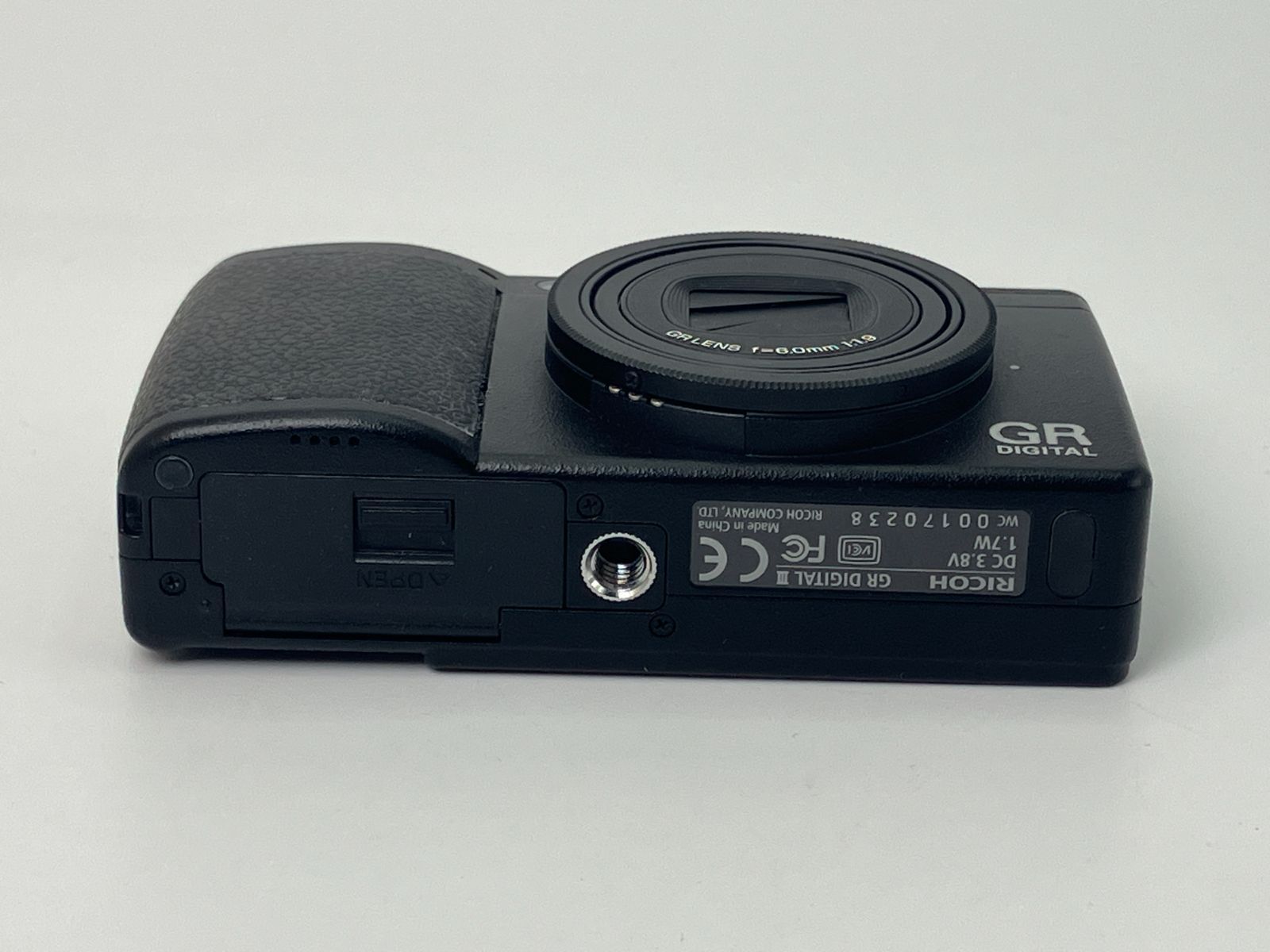 III コンパクトデジタルカメラ