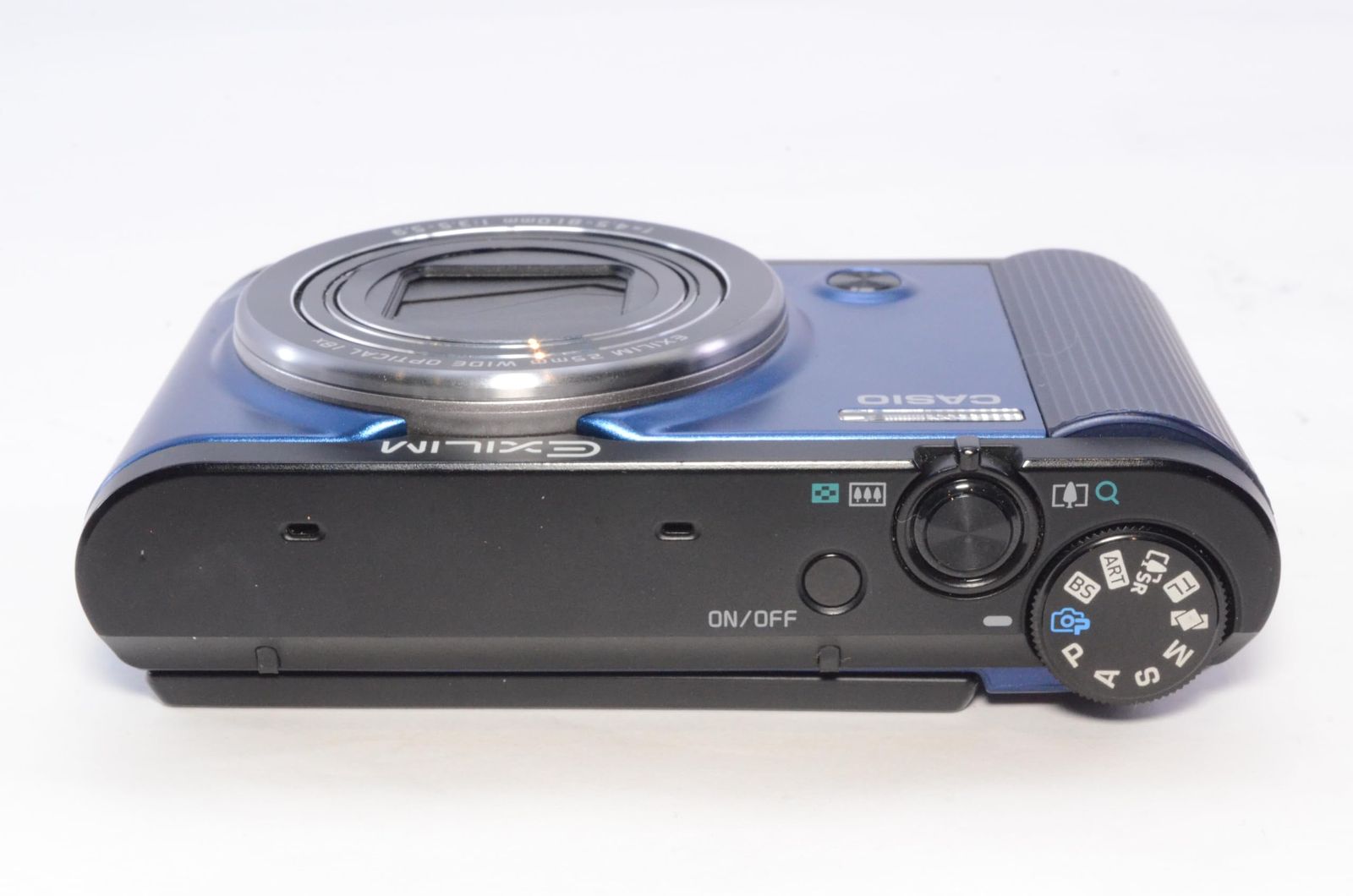 コンパクトデジタルカメラ