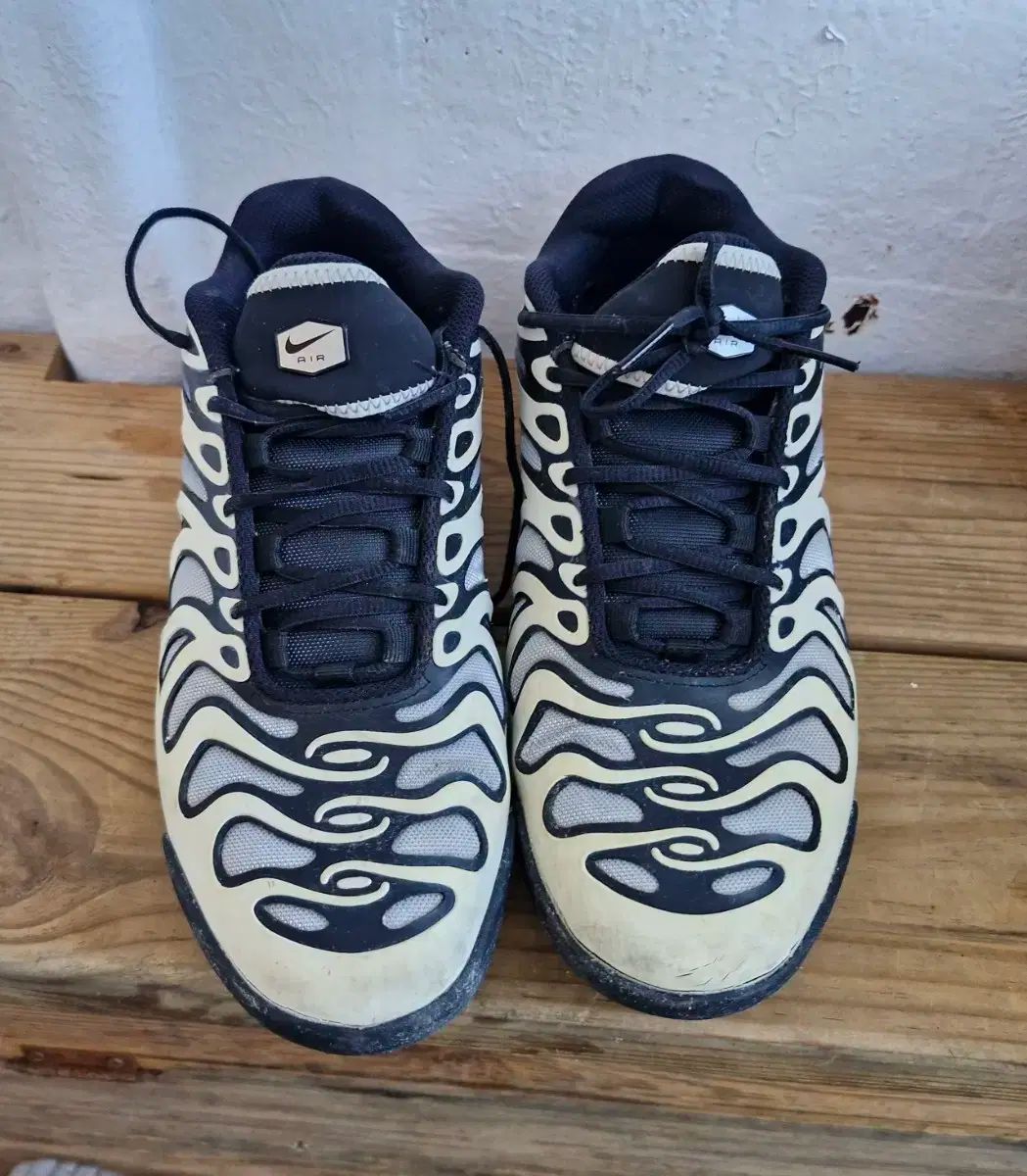 ナイキ メンズ スニーカー エア マックス プラス ドリフト 255