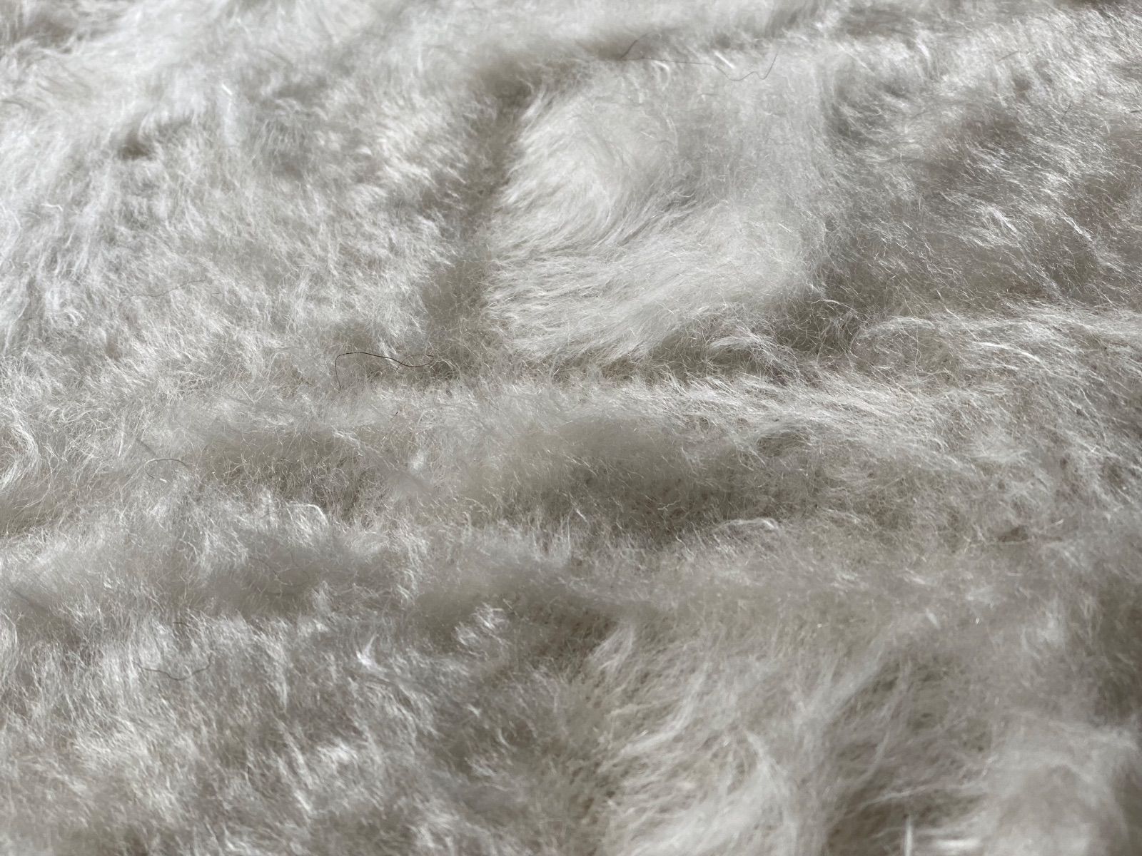 トルコのシイルトだけで140年前から織られているシイルトバッタニイェ アンゴラヤギのモヘアの毛布 上の質大人気 このサイズ白在庫最後1枚 シイルトバッタニイェなら現地より直輸入卸売販売当店で ラグとして キャンプに車にも 四季を通じて便利な優れもの MARWIL-DEMENAGEMENTS_CH