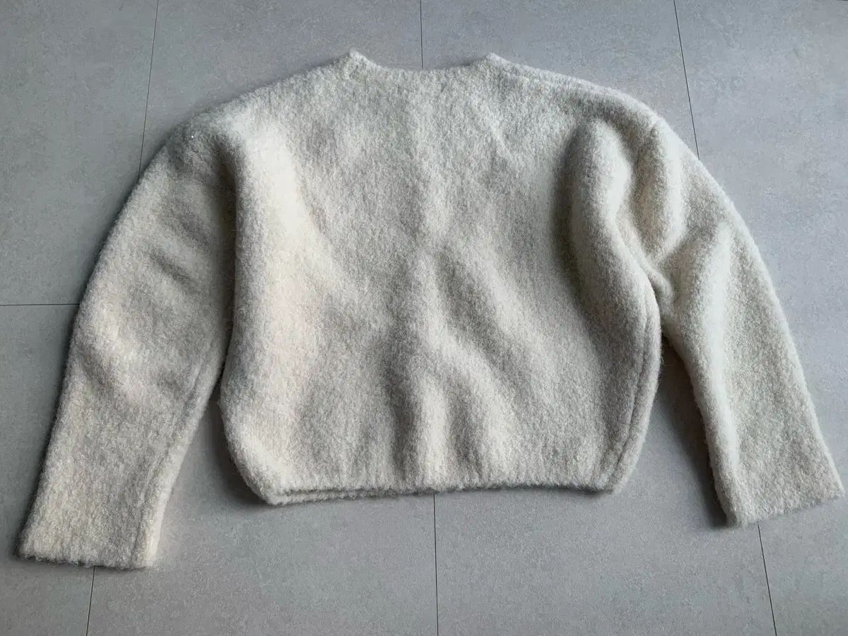 レター アルパカ ブークレ ニット クリーム