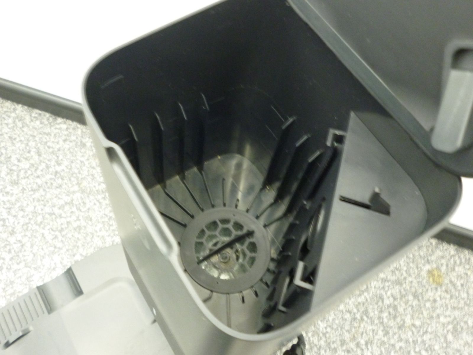  品 iRobot ルンバ i 7 RVB-Y 2 ロボット掃除機 ロボットクリーナー クリーンベース付き 2019年製 ロボット掃除機本体 ロボット掃除機