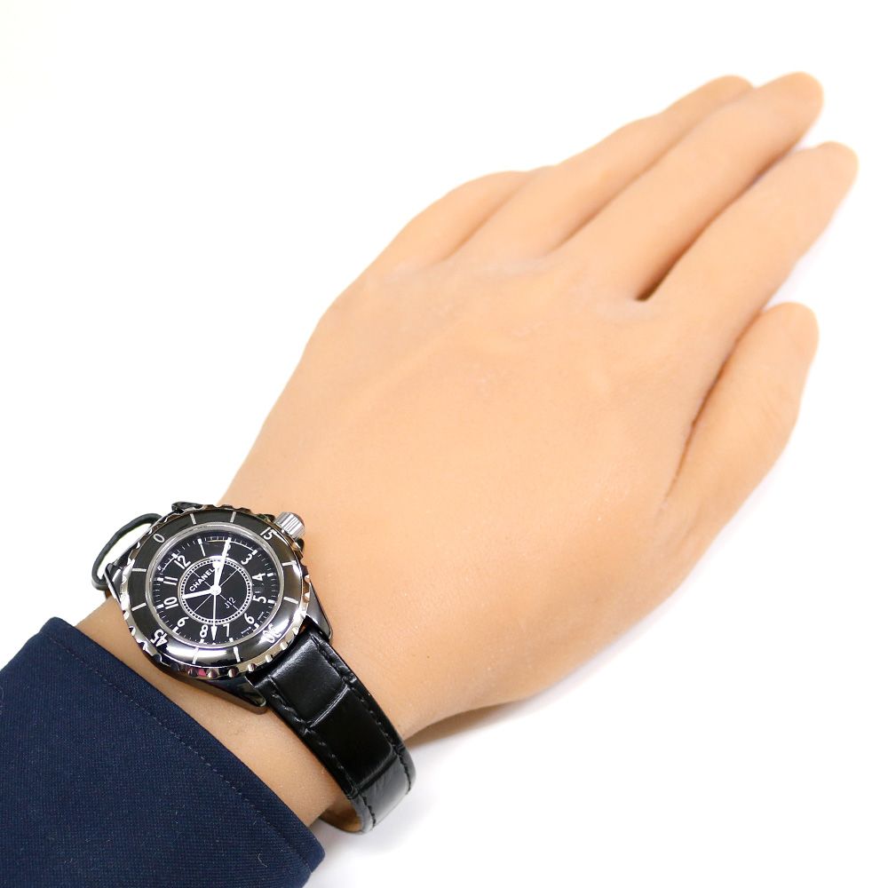 シャネル J12 腕時計 時計 セラミック H0680 クオーツ 磨き直し済  