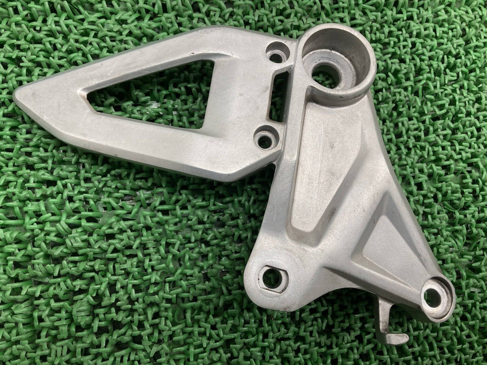 CB250R ステップホルダー 右 K94 ホンダ 純正 バイク 部品 MC52 メイン