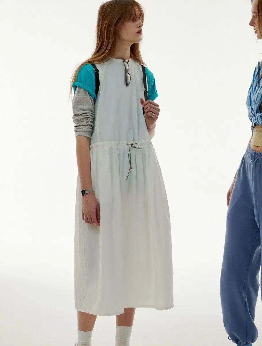 BLUES フリルシャーリングドレス