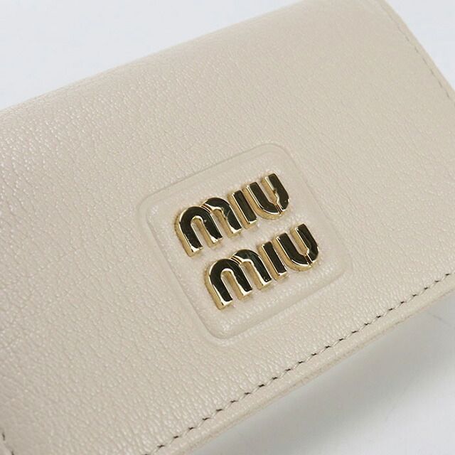 ミュウミュウ MIUMIU