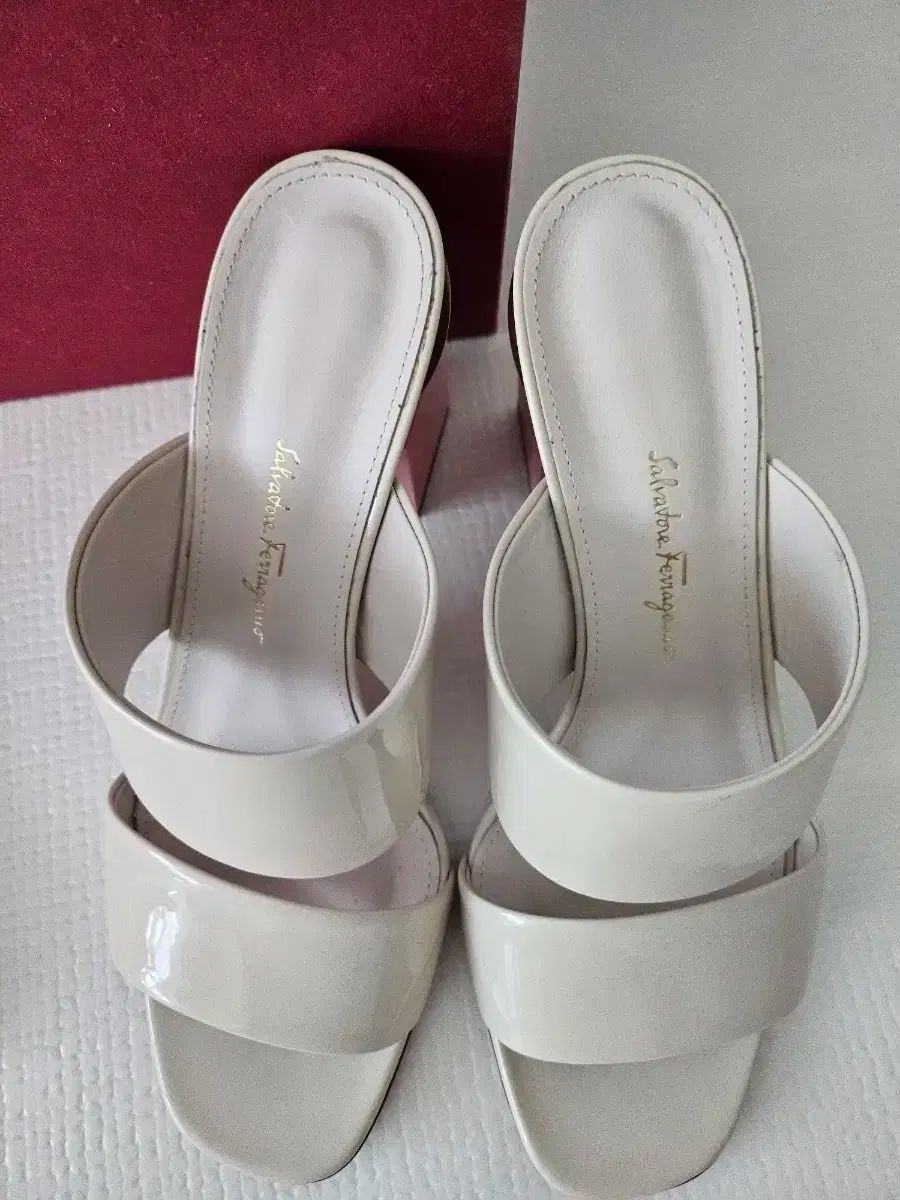 FERRAGAMO フェラガモ サンダル