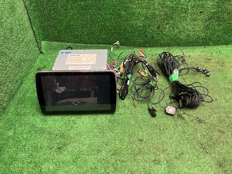 カーナビゲーション BLUETOOTH フルセグ SDカード 地図年式2016年 パナソニック CN-F1D