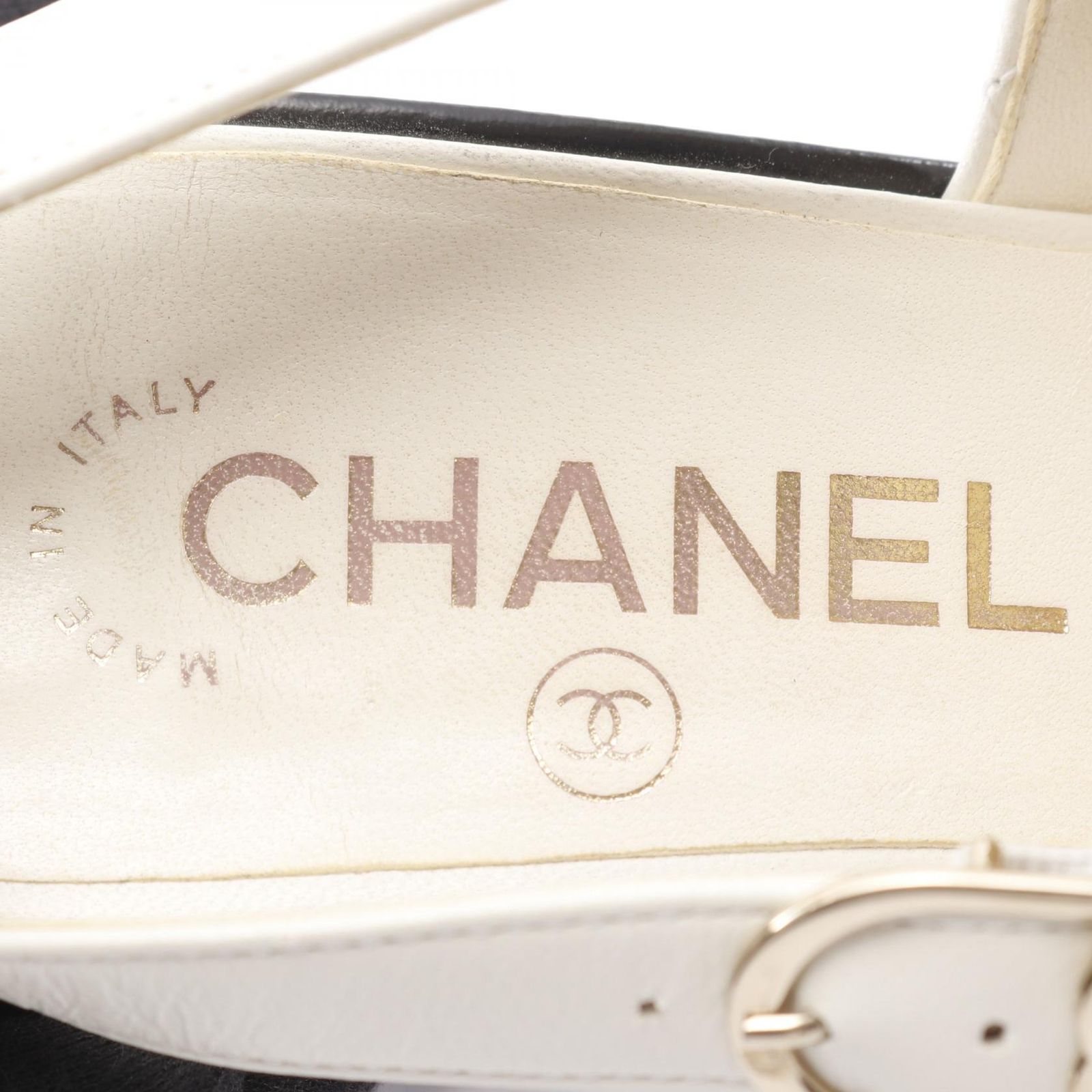 ヒールサンダル