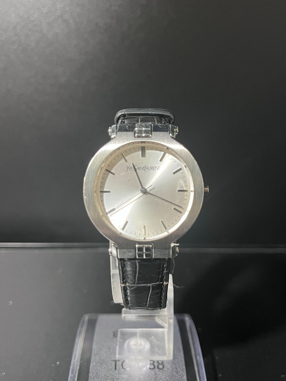 イヴサンローラン 時計 シルバー文字盤 QZ B25110376