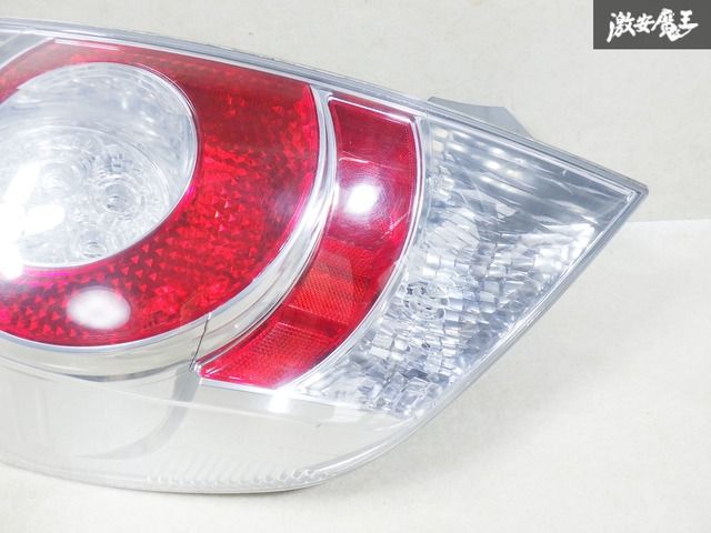 アクア NHP10 左テールランプ・テールライト S スタンレー 52-252