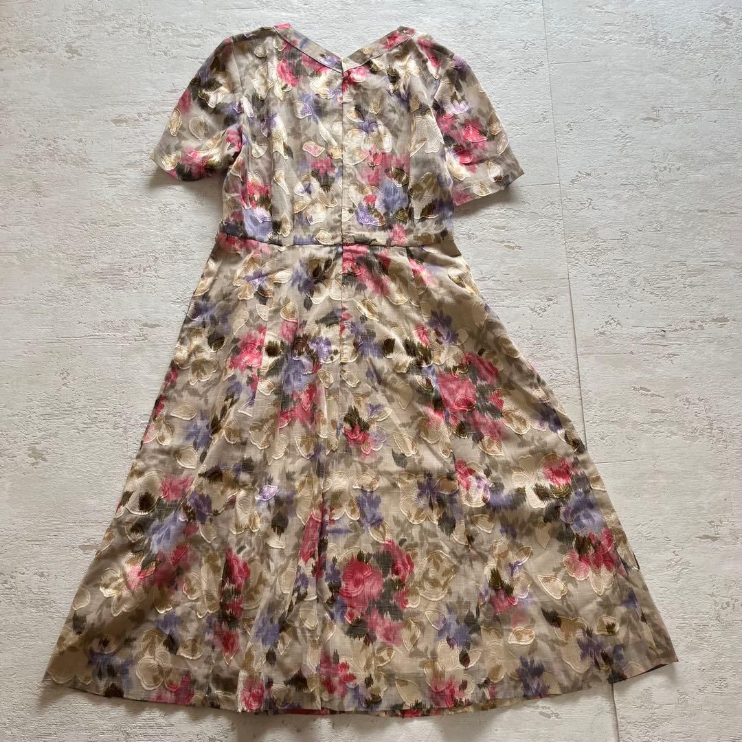 昭和レトロ花柄刺繍入り半袖ロングワンピーススクエアネックフリーサイズベージュP