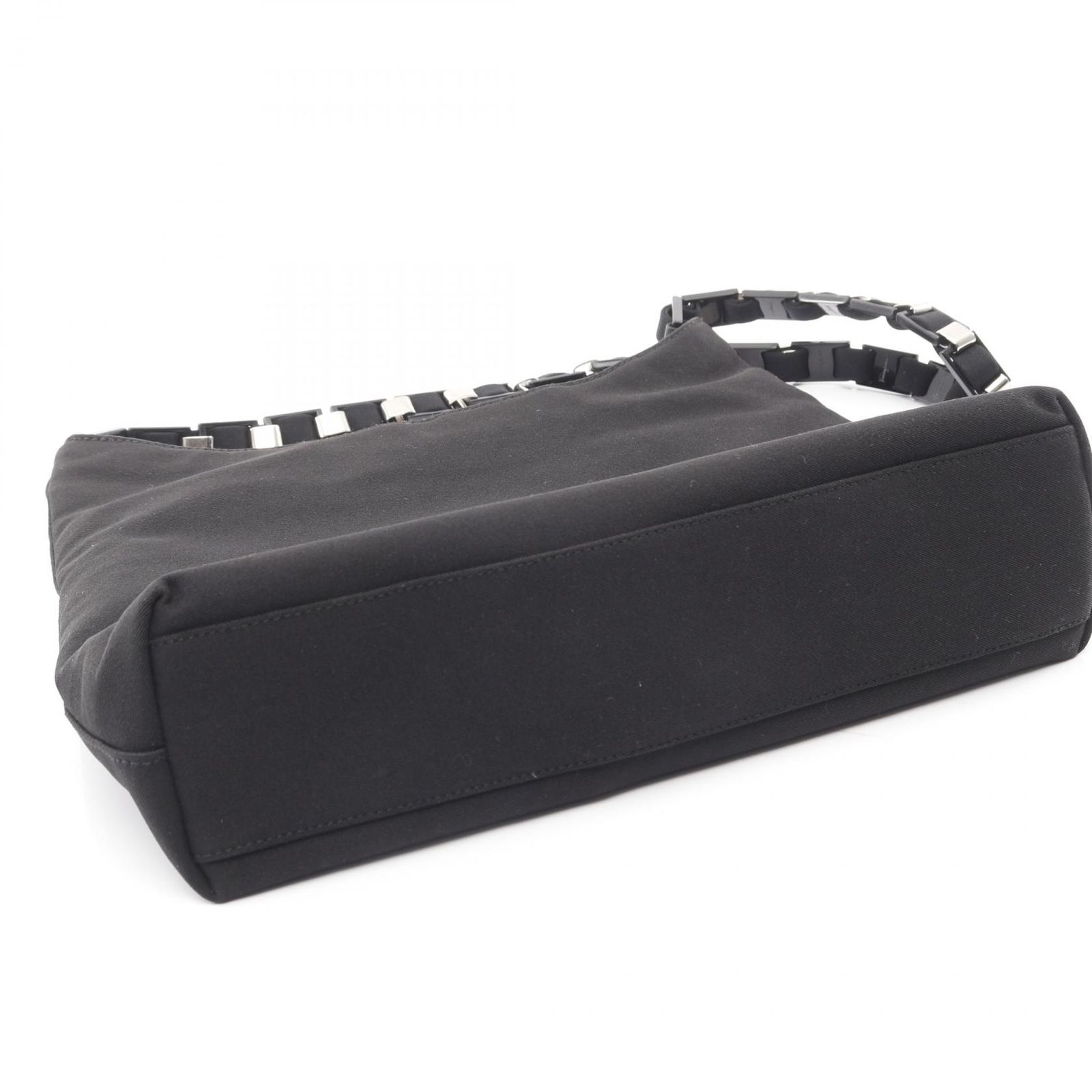 サルヴァトーレフェラガモ ヴァラ