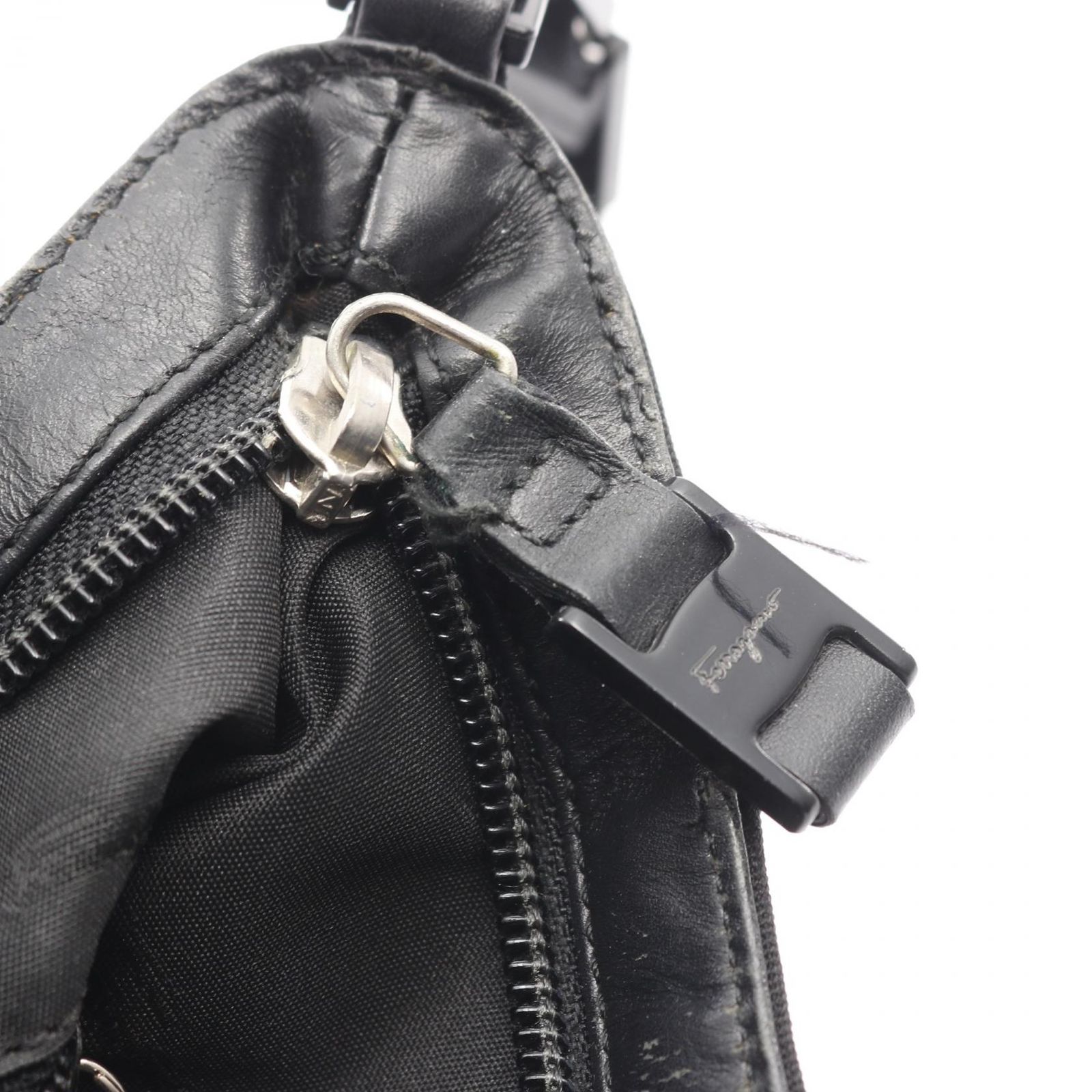 ショルダーバッグ