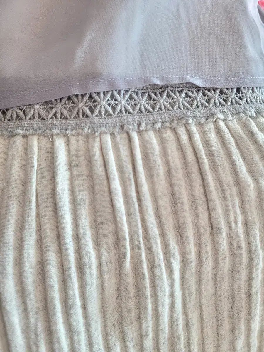 サースデーアイランド FW