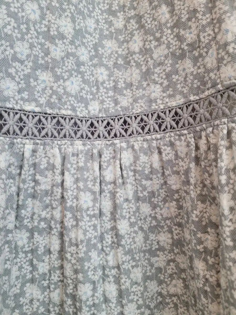 サースデーアイランド FW