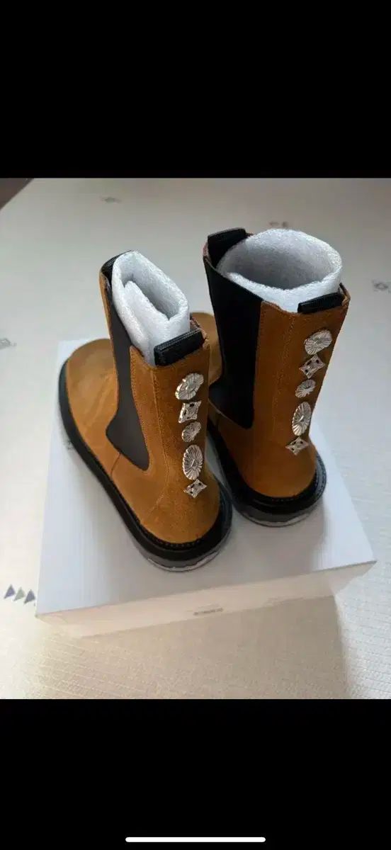 トーガ ビリリース スウェード ブラウン チェルシー ブーツ 42