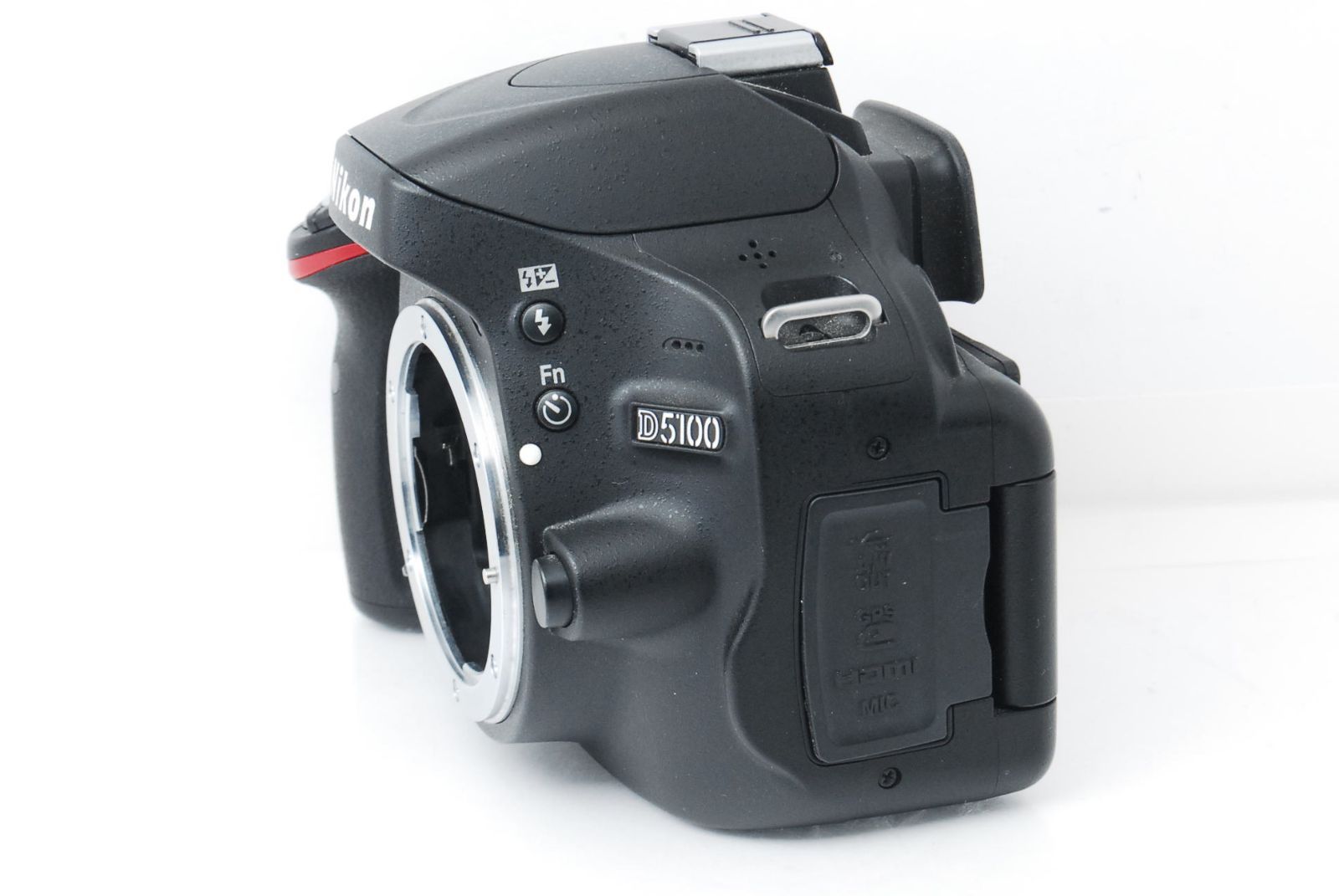 ❤️極美品✨手ぶれ補正＋自撮り機能！ショット数3945回☆ニコン D5100 