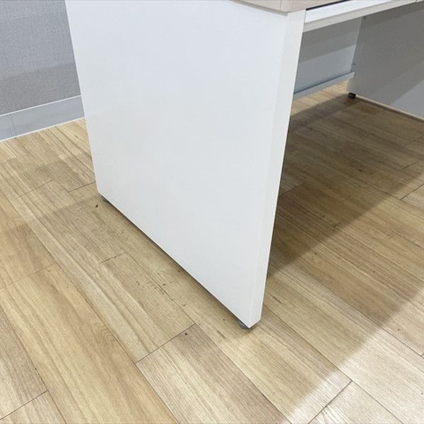 オカムラ プライズウッドライト