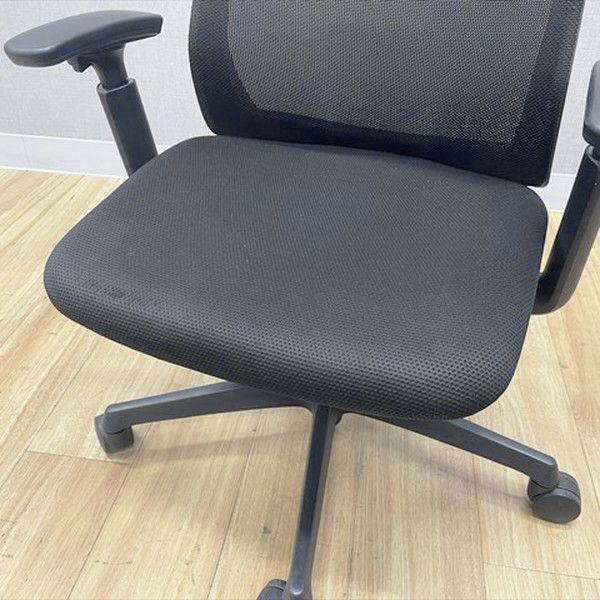  オカムラ フルーエント オフィスチェア 肘付 ブラック 座面広め オフィスチェア ワークチェア 椅子 チェア