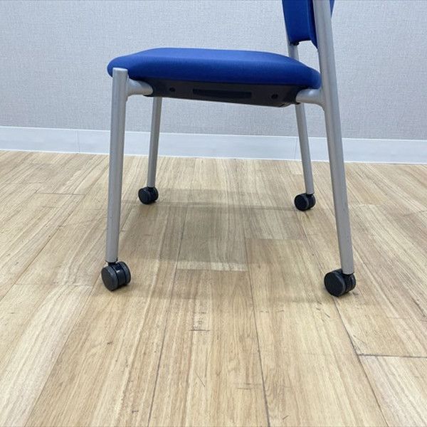 会議椅子 スタッキング