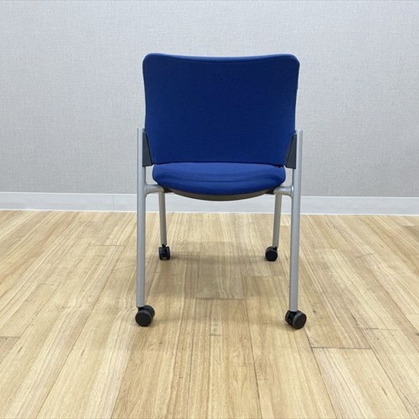  会議椅子 スタッキング 肘無 8147 4本脚 キャスター付 オカムラ ミディアムブルー リクライニング オフィスチェア ワークチェア 椅子 チェア