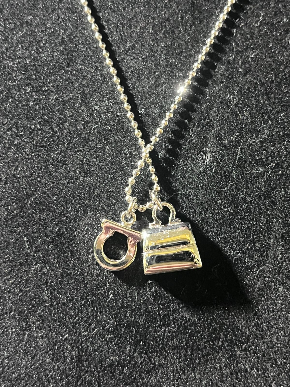 サルヴァトーレフェラガモ ネックレスシルバー