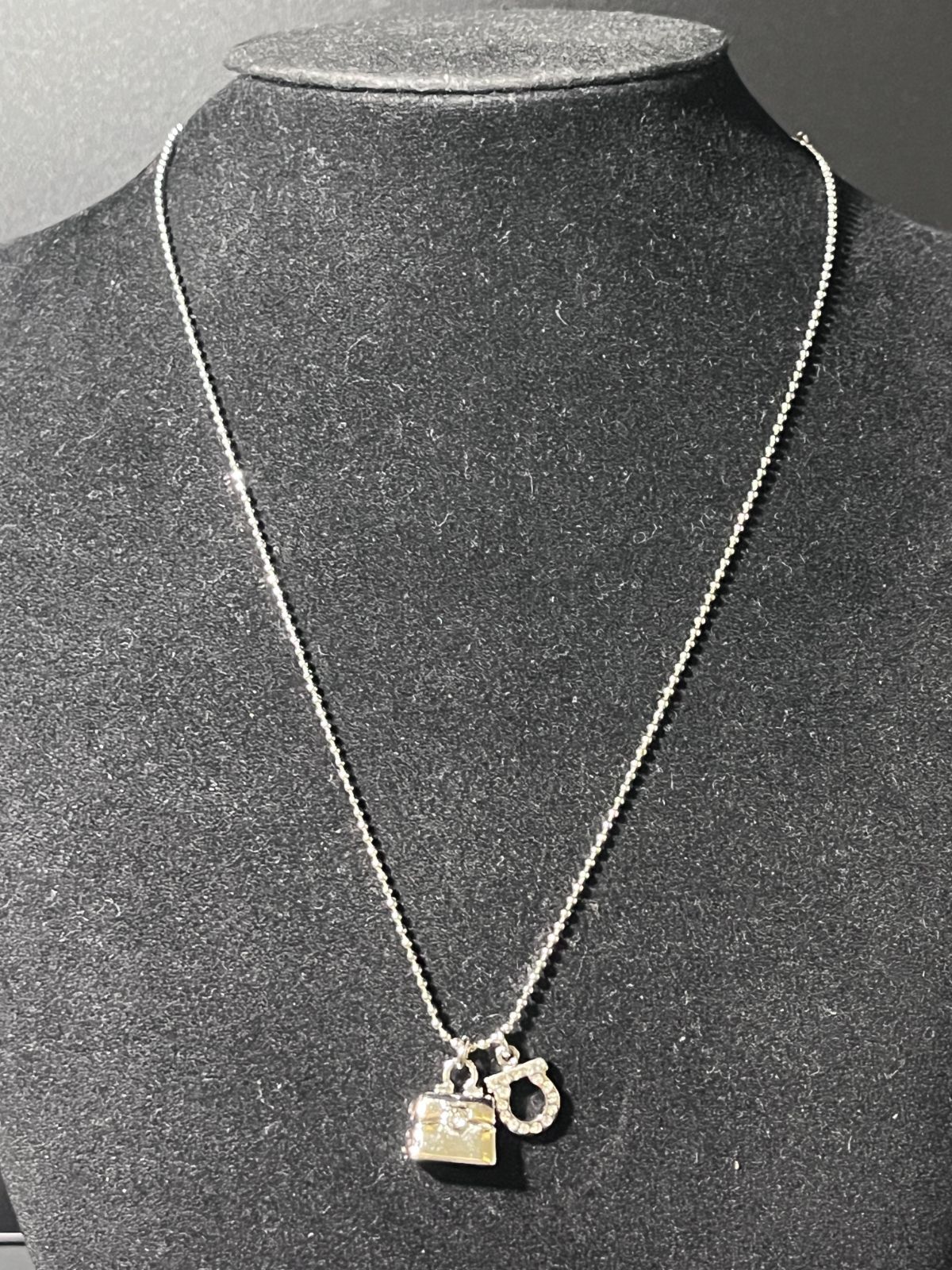 サルヴァトーレフェラガモ ネックレスシルバー B25110367