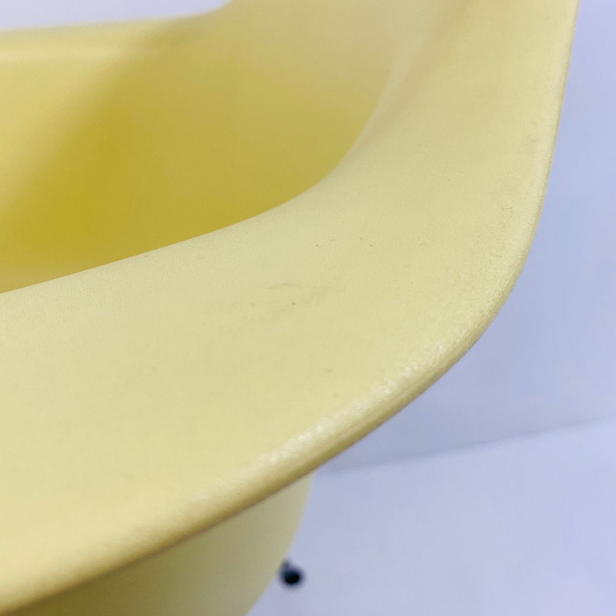 アームシェルチェア エッフェルベース