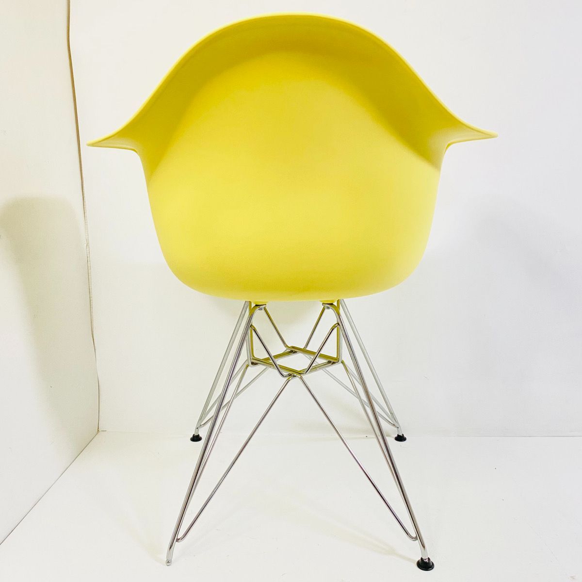 Herman Miller ハーマンミラー アームシェルチェア エッフェルベース イエロー MARWIL-DEMENAGEMENTS_CH