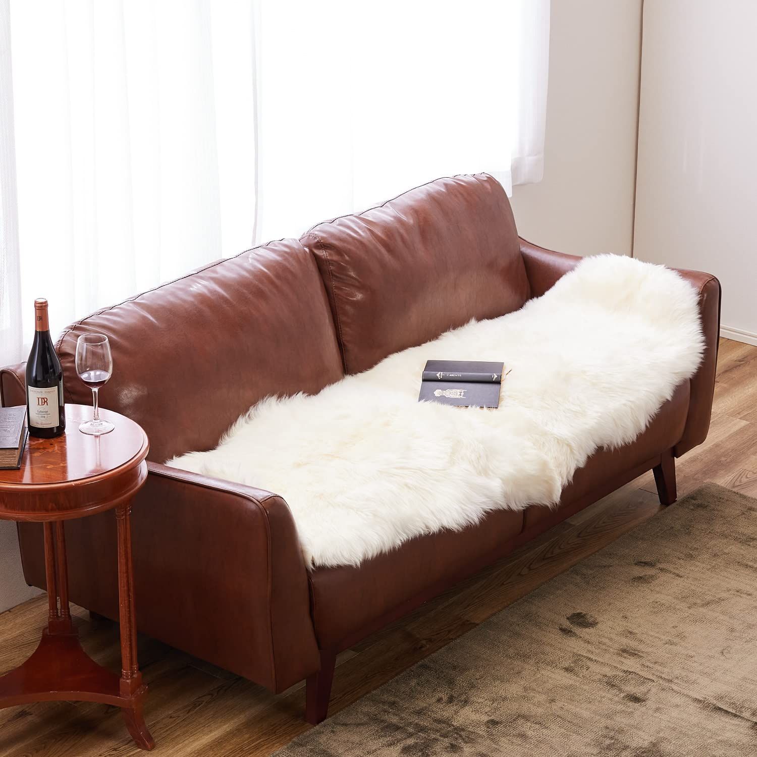 萩原 ムートン ホワイト 約60x180cm ムートンフリース 長毛 2匹物 M-511-F 240619347