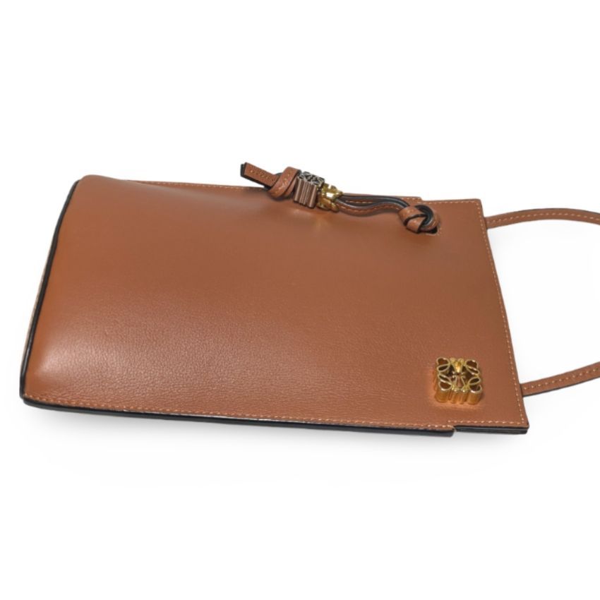 ブラウン チャーム付き