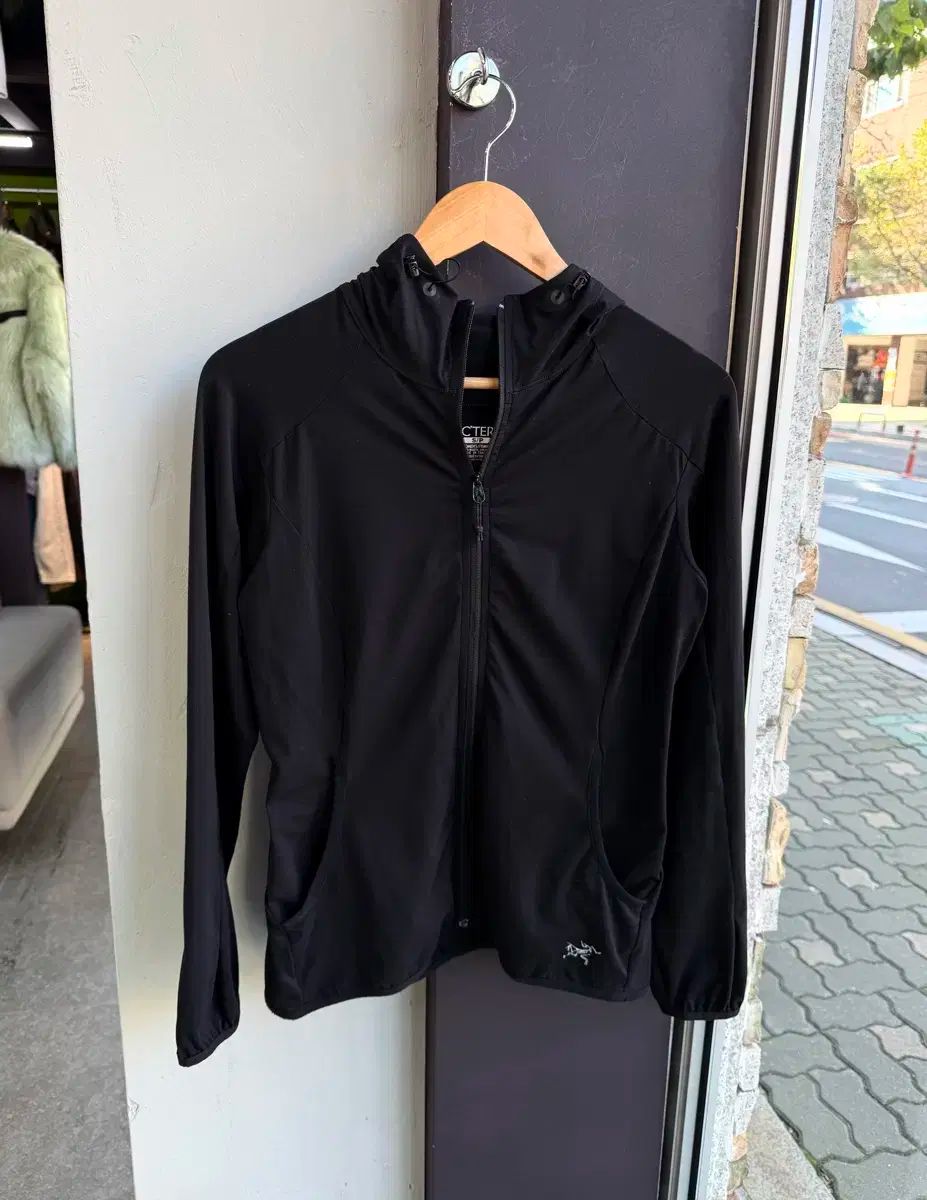 S ARC TERYX アークテリクス 機能性 フーディー ジップアップ
