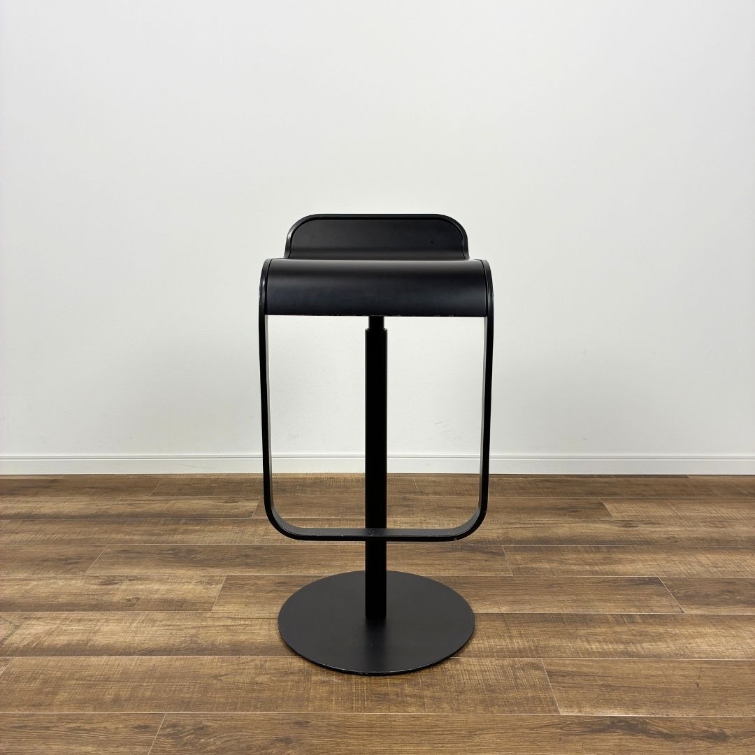 レム カウンタースツール