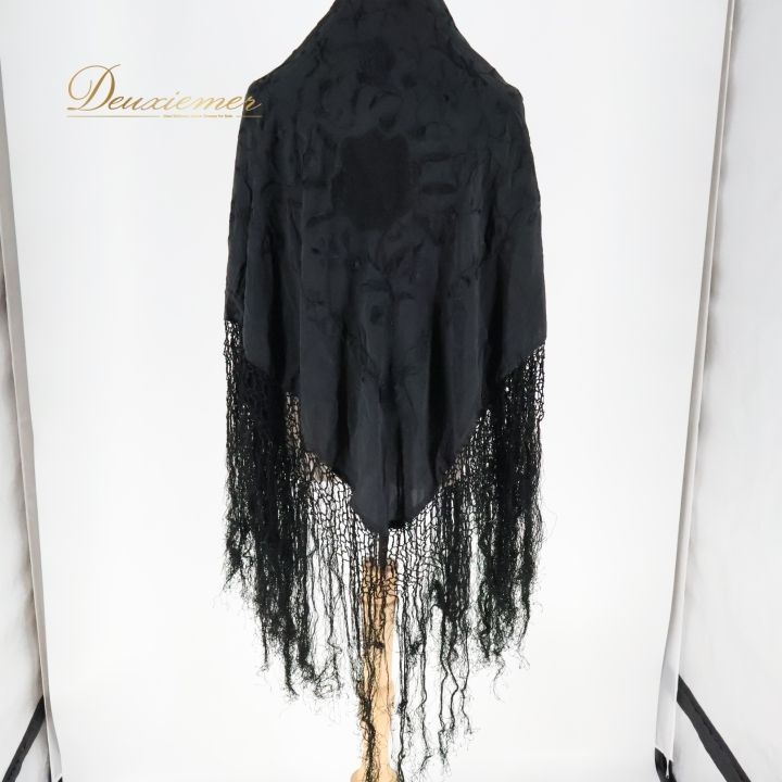 フラメンコ 衣装 マントン シージョ 小物 ブラック系 黒 花柄 刺繍 フレコ フリンジ 四角形 ダンス 舞台 練習 レッスン 発表会 イベント 花柄刺繍 デザイン フェスティバル 小物 オシャレ