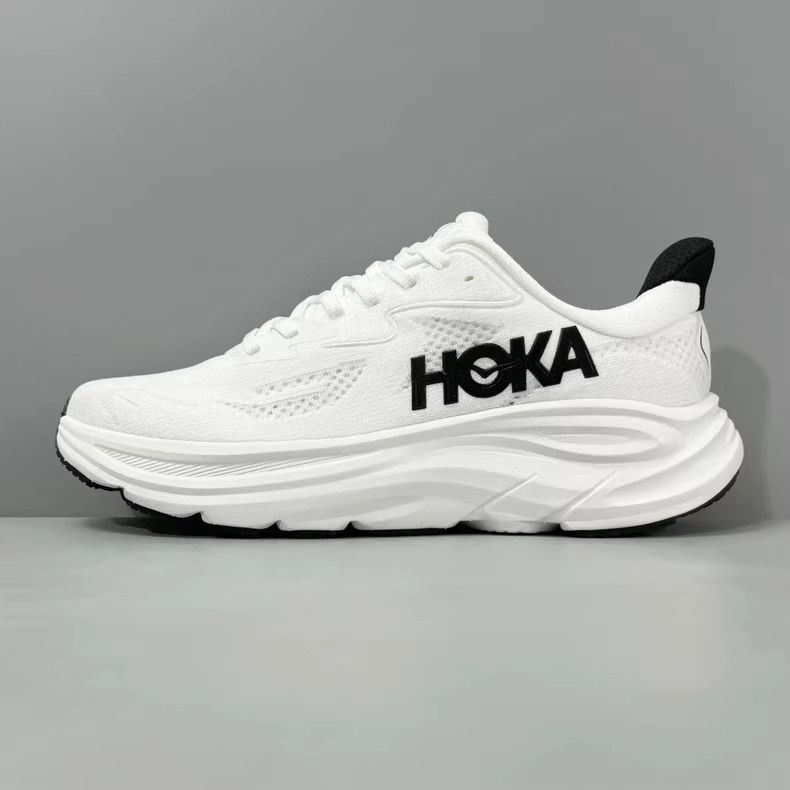 ホカオネオネ HOKA