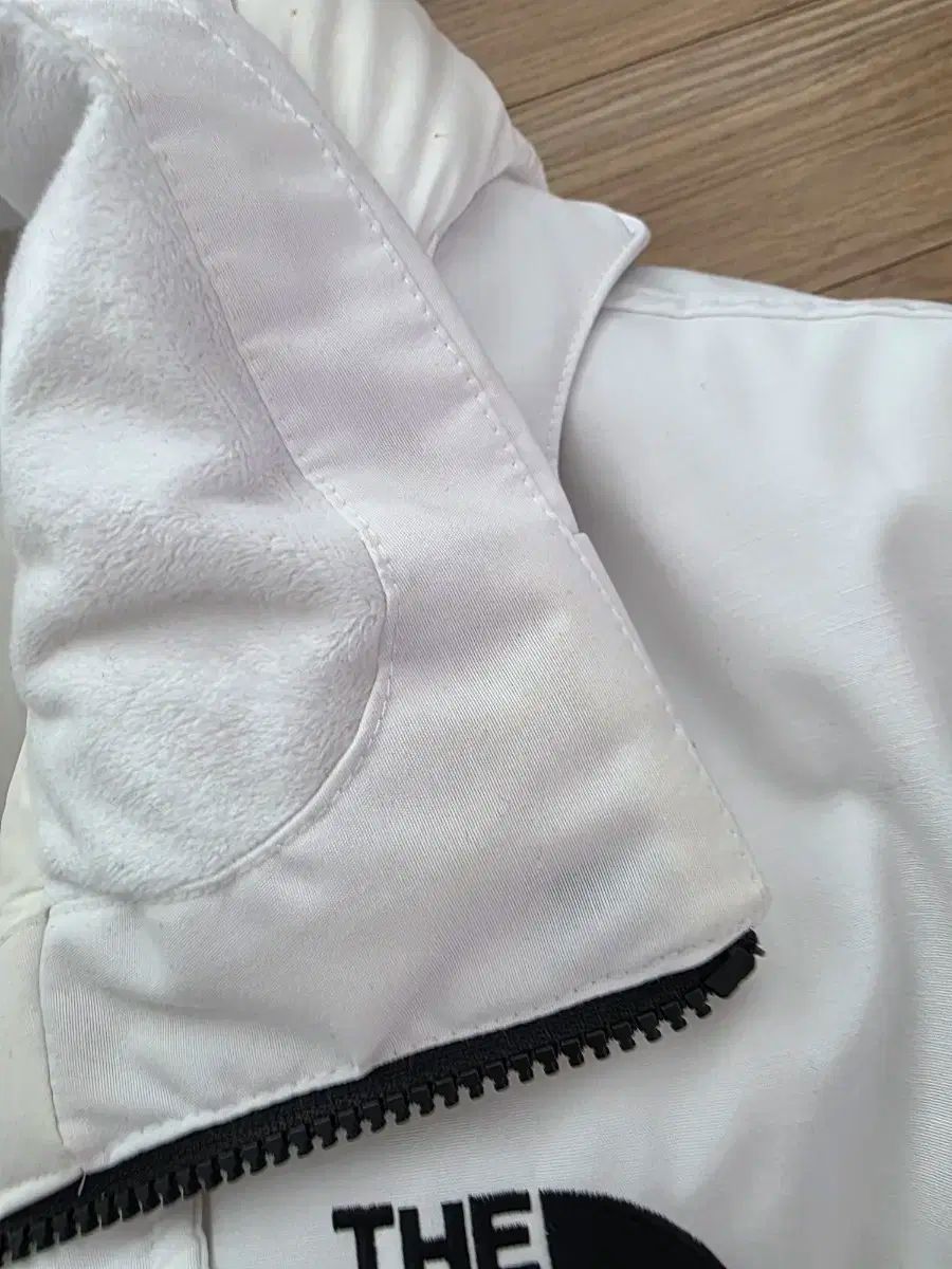 ザノースフェイス 白