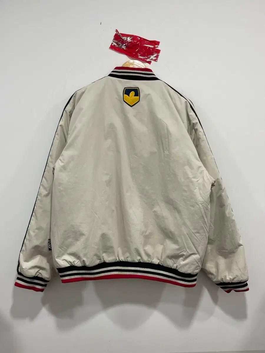 ビックロゴ スタジャン