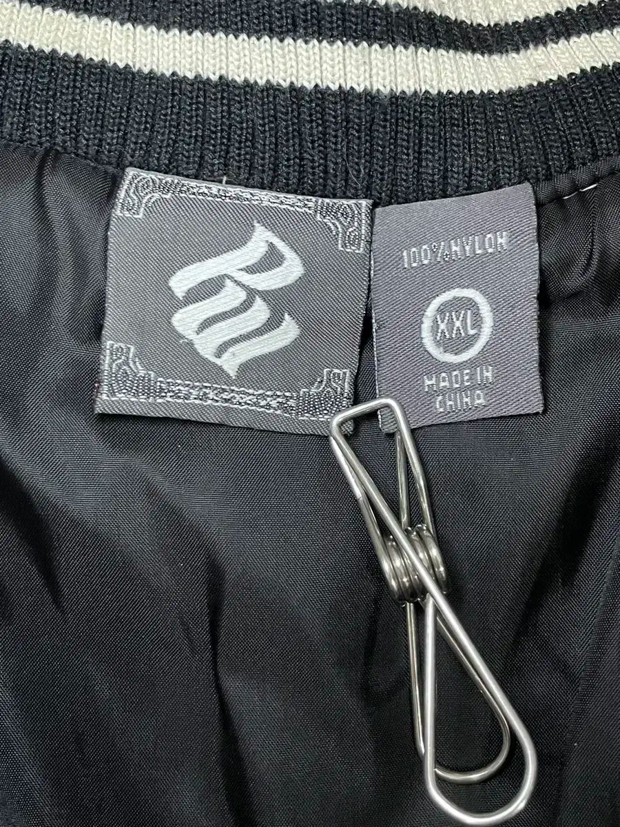 ビックロゴ スタジャン