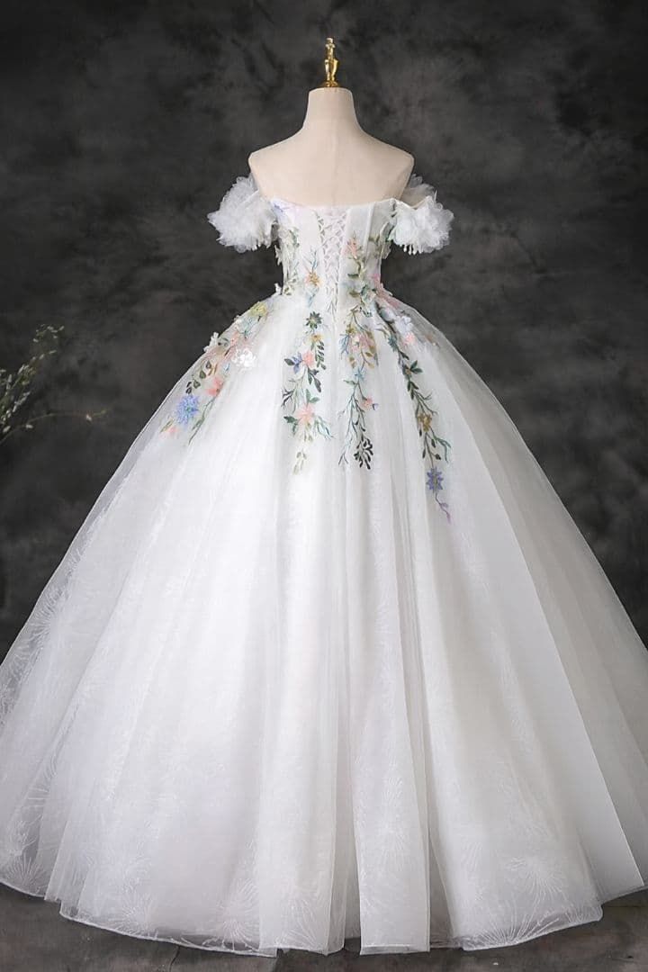 ️花の楽園に舞い降りたような 可憐で幻想的なホワイトプリンセスドレス