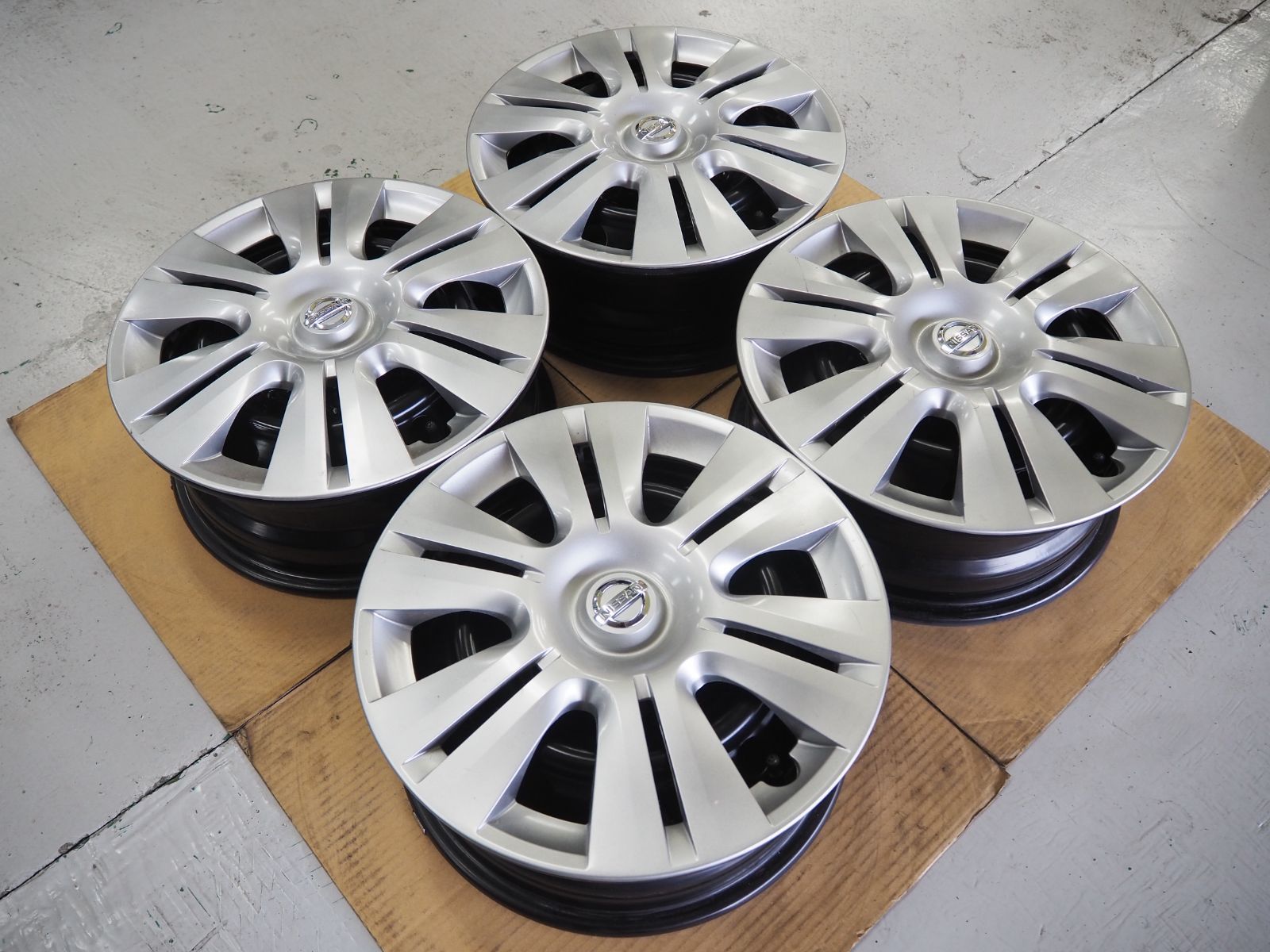  NV 350 キャラバン スチールホイール 15 inch 5 J 6 H 139 7 45 GY アイスナビカーゴ 195 80 R 107 105 スタッドレス 製 15インチ タイヤ ホイールセット