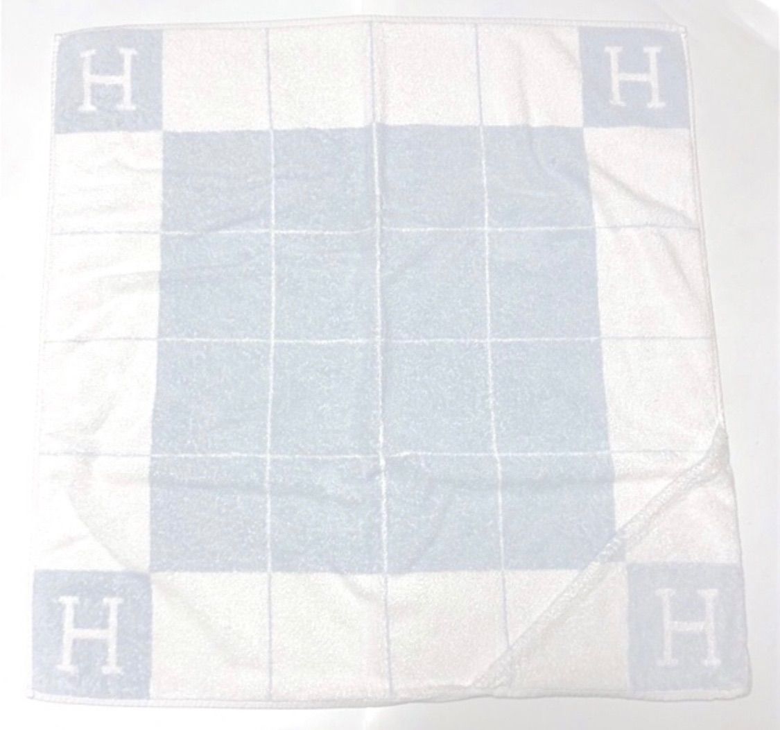 参考価格¥40 700 仏製 エルメス バスラップ アヴァロン Hロゴ おくるみ ベビータオル バスタオル コットン100% ブルー 2A48
