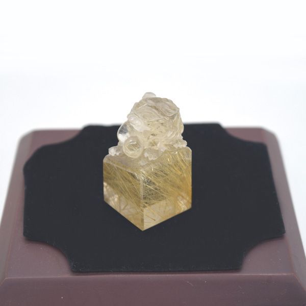 貔貅 ヒキュウ 金針水晶 ルチルクオーツ 正方形台座 天然石製 置物