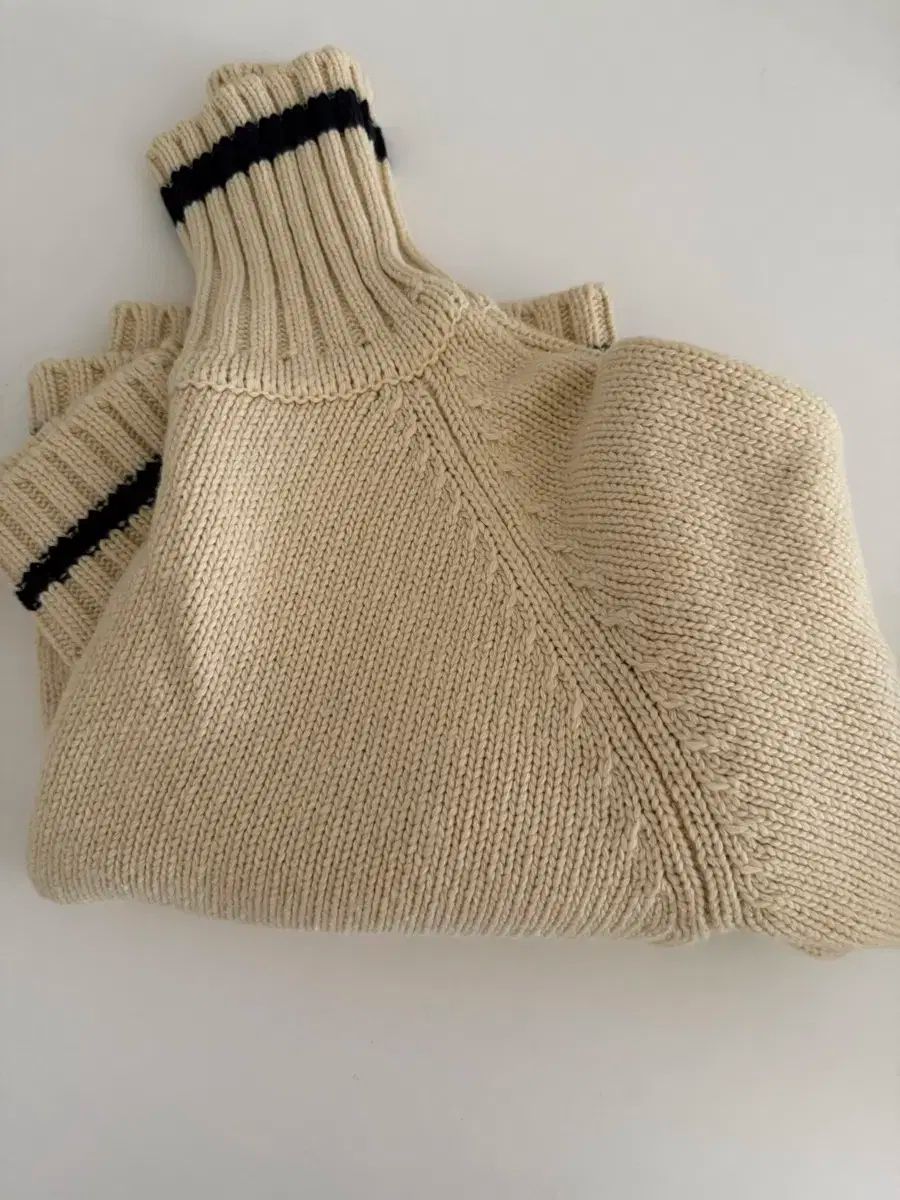 Urbanic 30 ハリー タートルネック ニット