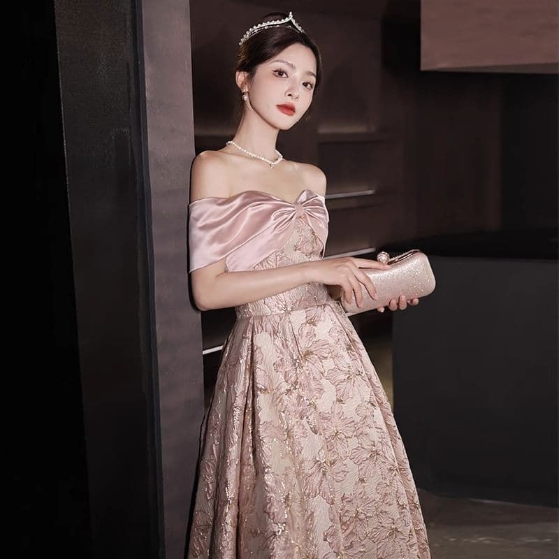 ️上品な輝きが魅せる 淡彩フラワー刺繍のロマンティックドレス